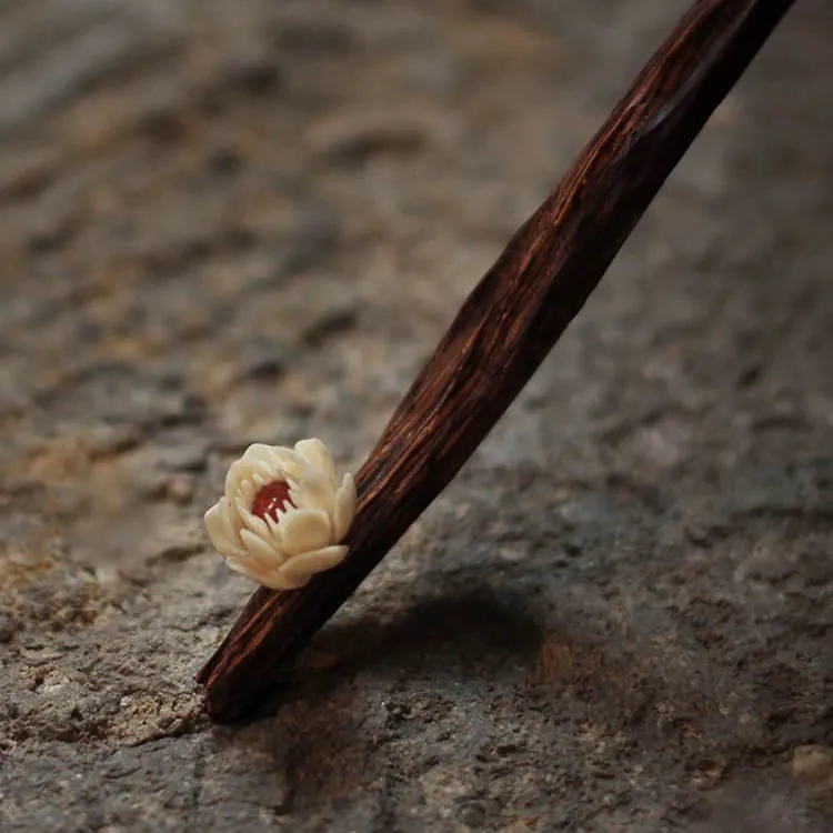 Ku Rong | Sandalwood Hairpin