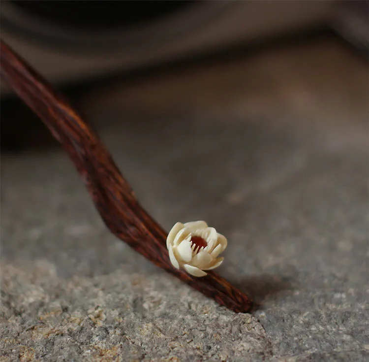 Ku Rong | Sandalwood Hairpin