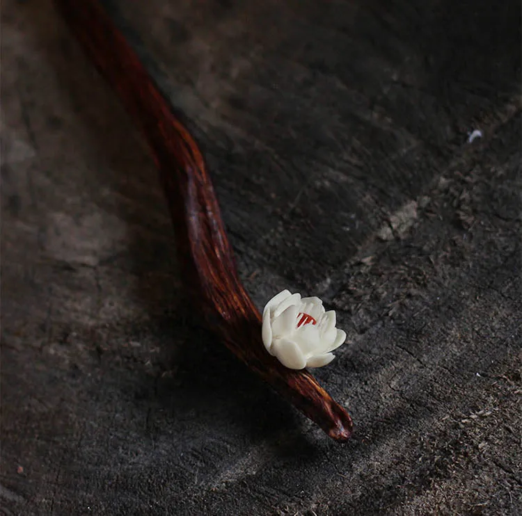 Ku Rong | Sandalwood Hairpin