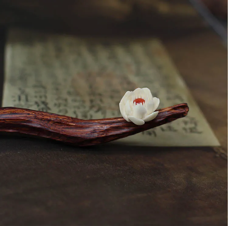 Ku Rong | Sandalwood Hairpin