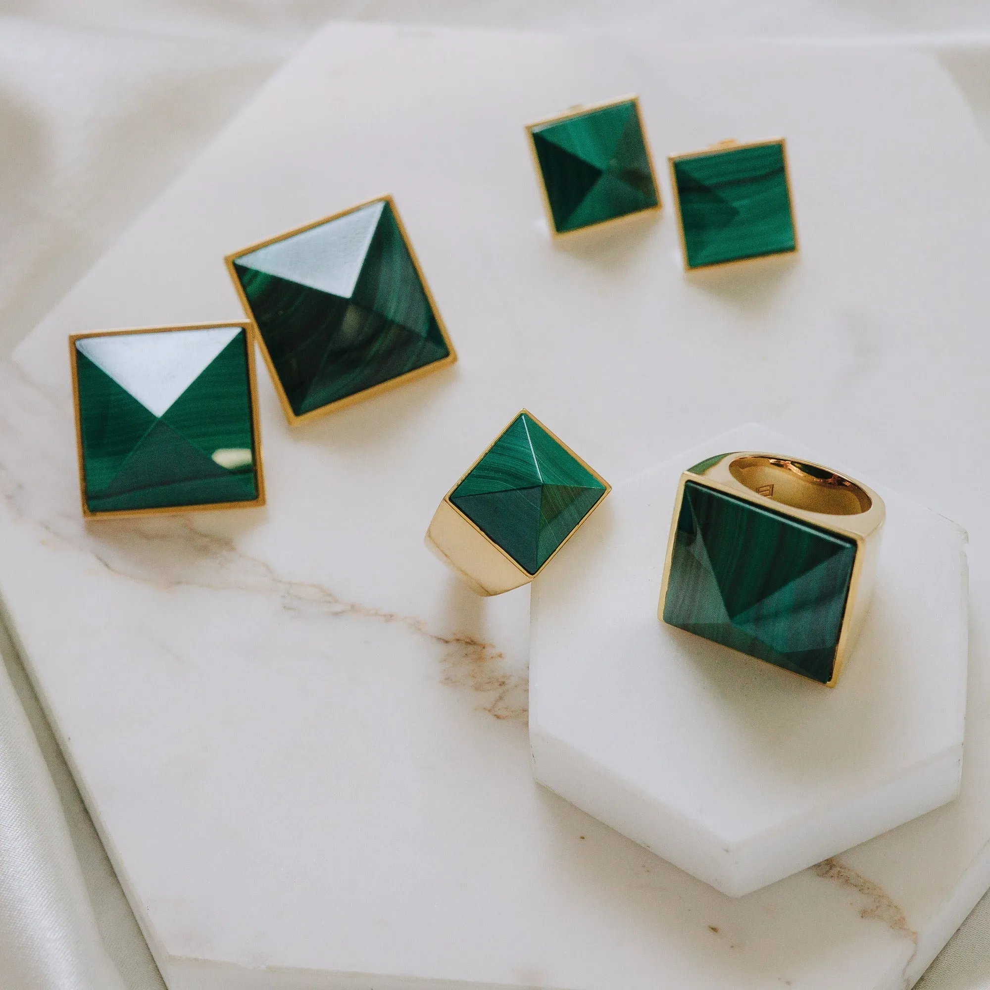 Pyramid Studs - Malachite Medium