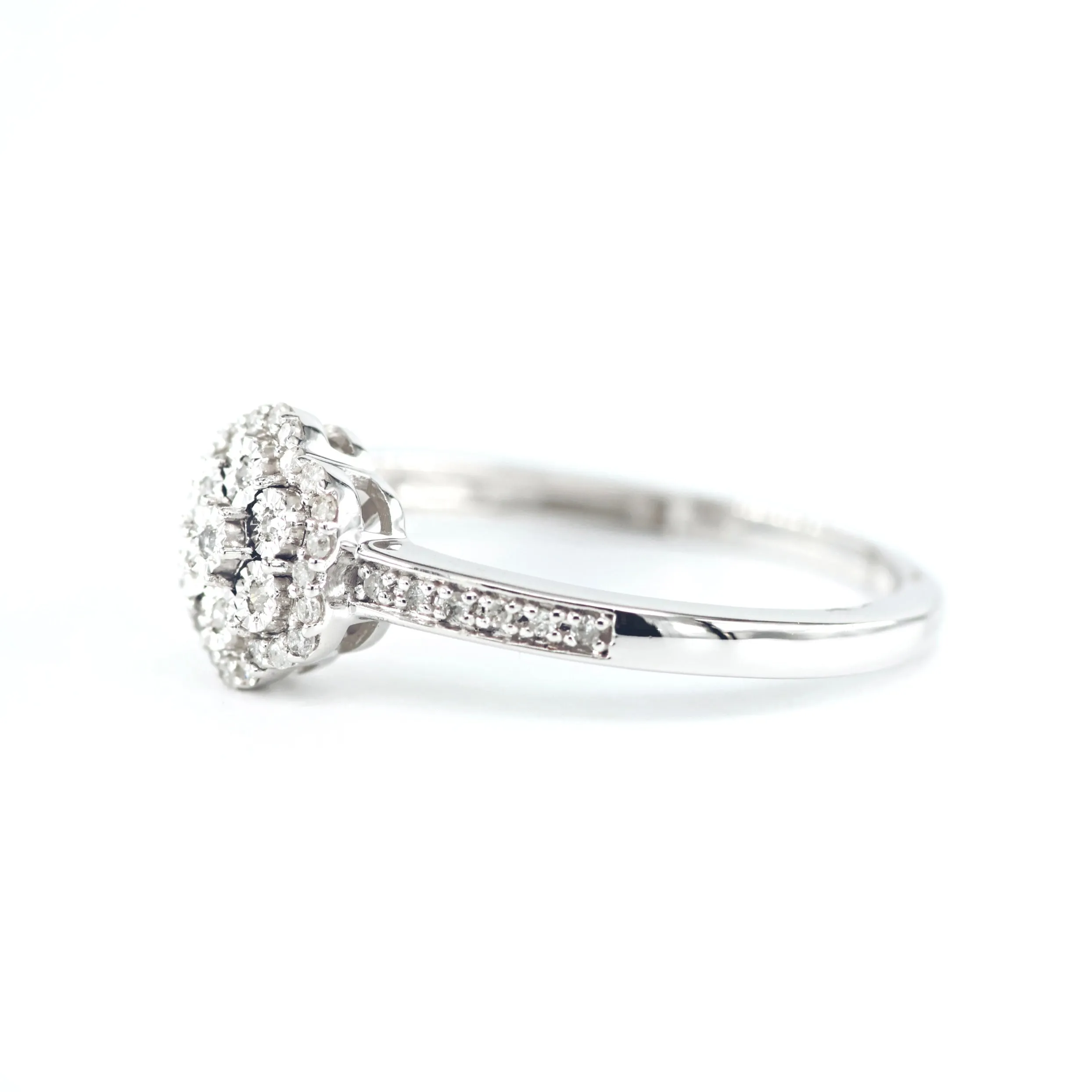 Round Diamond Engagement Ring 4690053